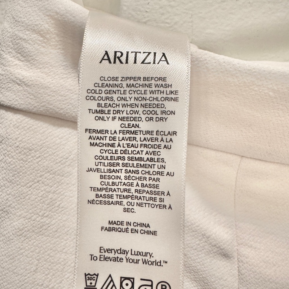 Aritzia Cream Women's The Effortless Shorts - Size 6 - Picture 4 of 5